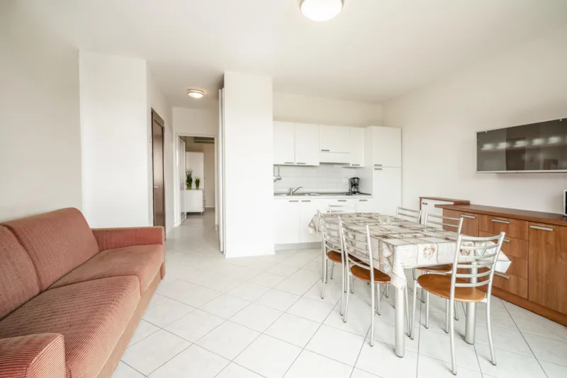 Appartement À Trois Pièces 65 M²