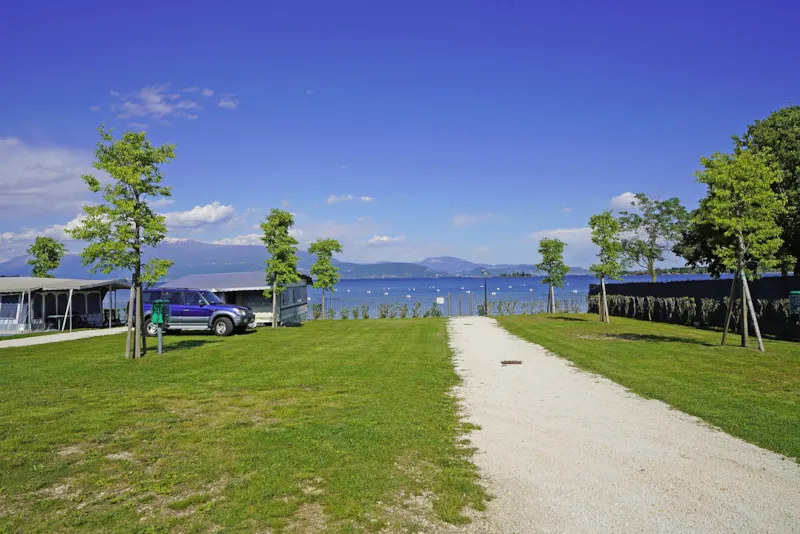 Emplacement: Voiture + Tente/Caravane Ou Camping-Car + Électricité 6A