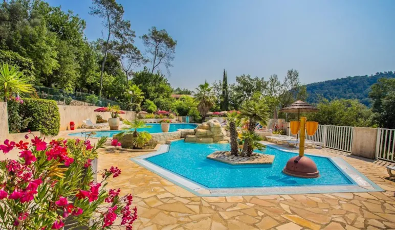 Sites et Paysages Les Pinèdes - image n°1 - Camping Direct