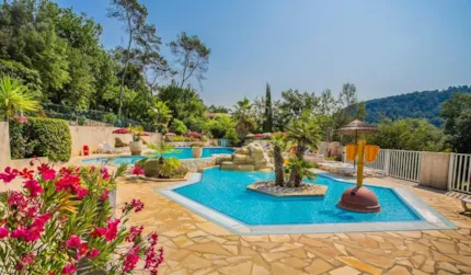 Sites et Paysages Les Pinèdes - Camping2Be