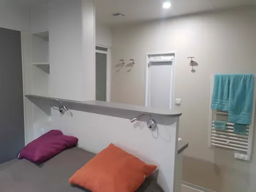 Location - Nouveau Cottage Luxe - 3 Chambres - 2 Salles De Bain - image n°5 - Camping Parc de la Dranse