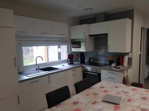 Location - Nouveau Cottage Luxe - 3 Chambres - 2 Salles De Bain - image n°10 - Camping Parc de la Dranse
