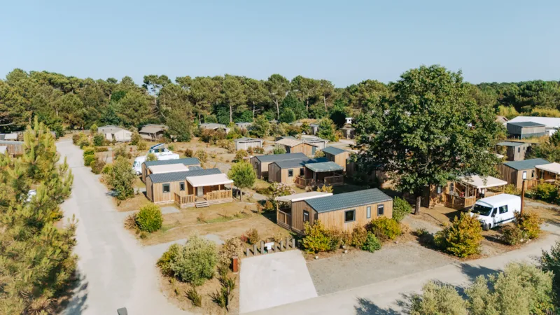Emplacement Van (5 M De Long - Green Village À 800 M Du Domaine De La Forge)