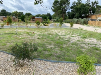 Pitch: motor home (Green Village 800 m from Domaine de la Forge)