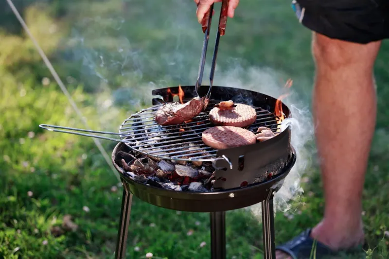 Emplacement Premium > (Eau / Electricité Incluse)