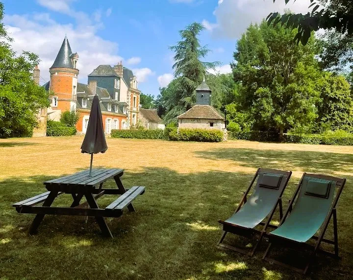 Emplacement - Premium 120 > (Eau / Electricité Incluse) - Camping L'Orangerie de Beauregard