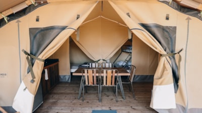 SLOW LODGE — 3
