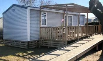 Mietunterkunft - Mobilheim Barrierefrei Comfort Xl - 34M² - 2 Schlafzimmer - Halbüberdachte Terrasse - - Camping Marvilla Parks - Domaine du Clarys
