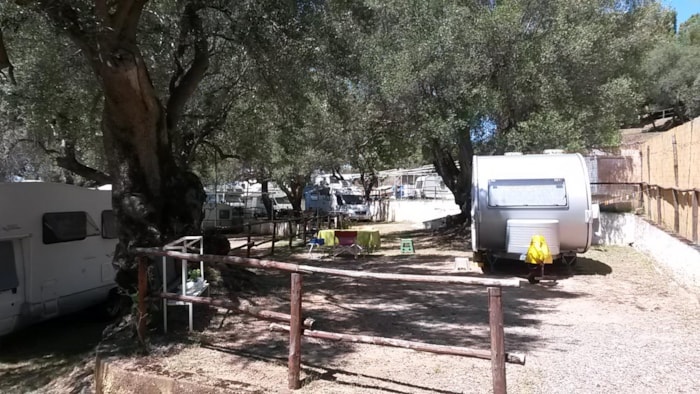 Emplacement Tent / Caravan / Camping-Car