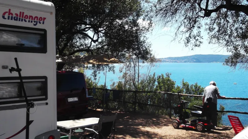 Emplacement Tent / Caravan / Camping-Car