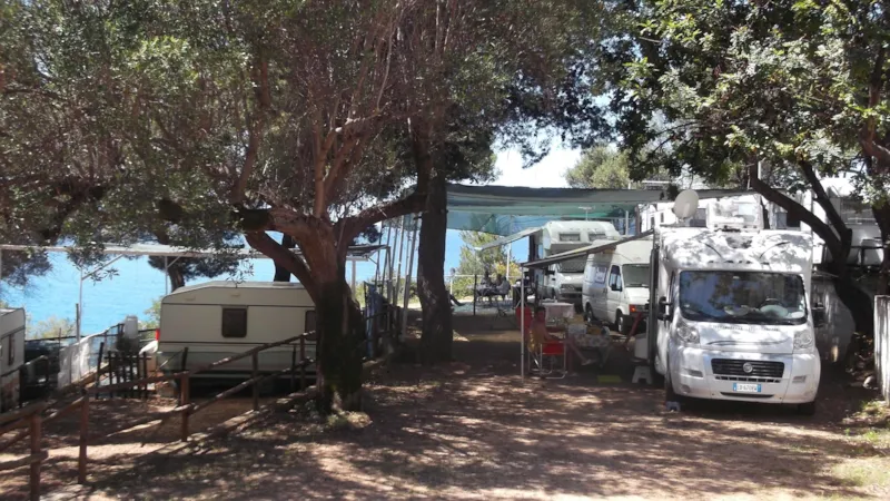 Emplacement Tent / Caravan / Camping-Car