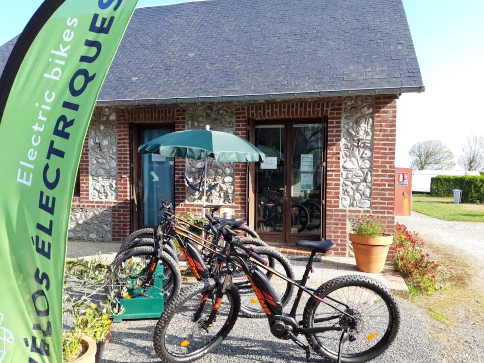 Huttopia Les Falaises - Normandie