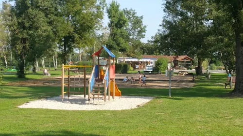 Emplacement - Emplacements - image n°2 - Camping Le Paradis des Dombes