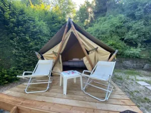 Locatif - Tente Glamping avec électricité lit double - Camping Le Marintan