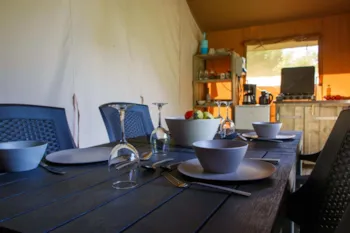 Location - Glampingtent - Camping de Regenboog
