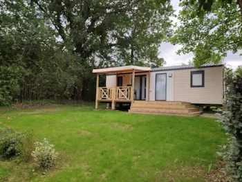 Mietunterkunft - Mobilhome Aitxuri 3 Ch Neuf 2022 - Clim Lave Vaisselle Terrasse Couverte - Camping la Ferme des 4 Chênes