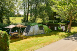 Kampeerplaats(en) - Alleen Staande Tenten - Camping la Ferme des 4 Chênes