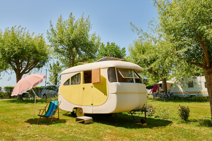 Emplacement Caravane, Camping Car Ou Van