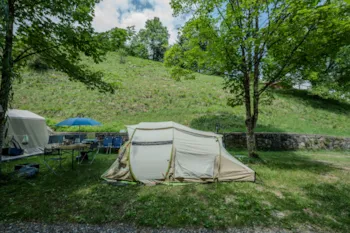 Kampeerplaats(en) - Standplaats Small + 1 Auto + Tent Of Minivan + Elektriciteit - Campeggio Casavecchia