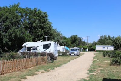 Pitch : car + tent or caravan — 4