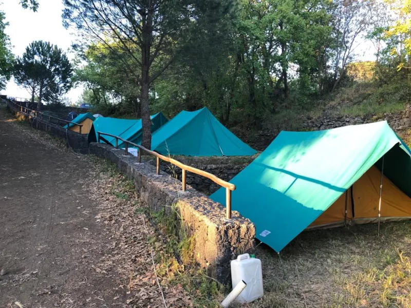 Emplacement Tente Familiale + Véhicule