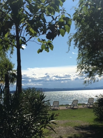Pitch XL with lake view — 1