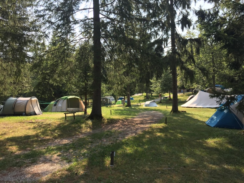 Emplacement tente, caravane ou camping-car