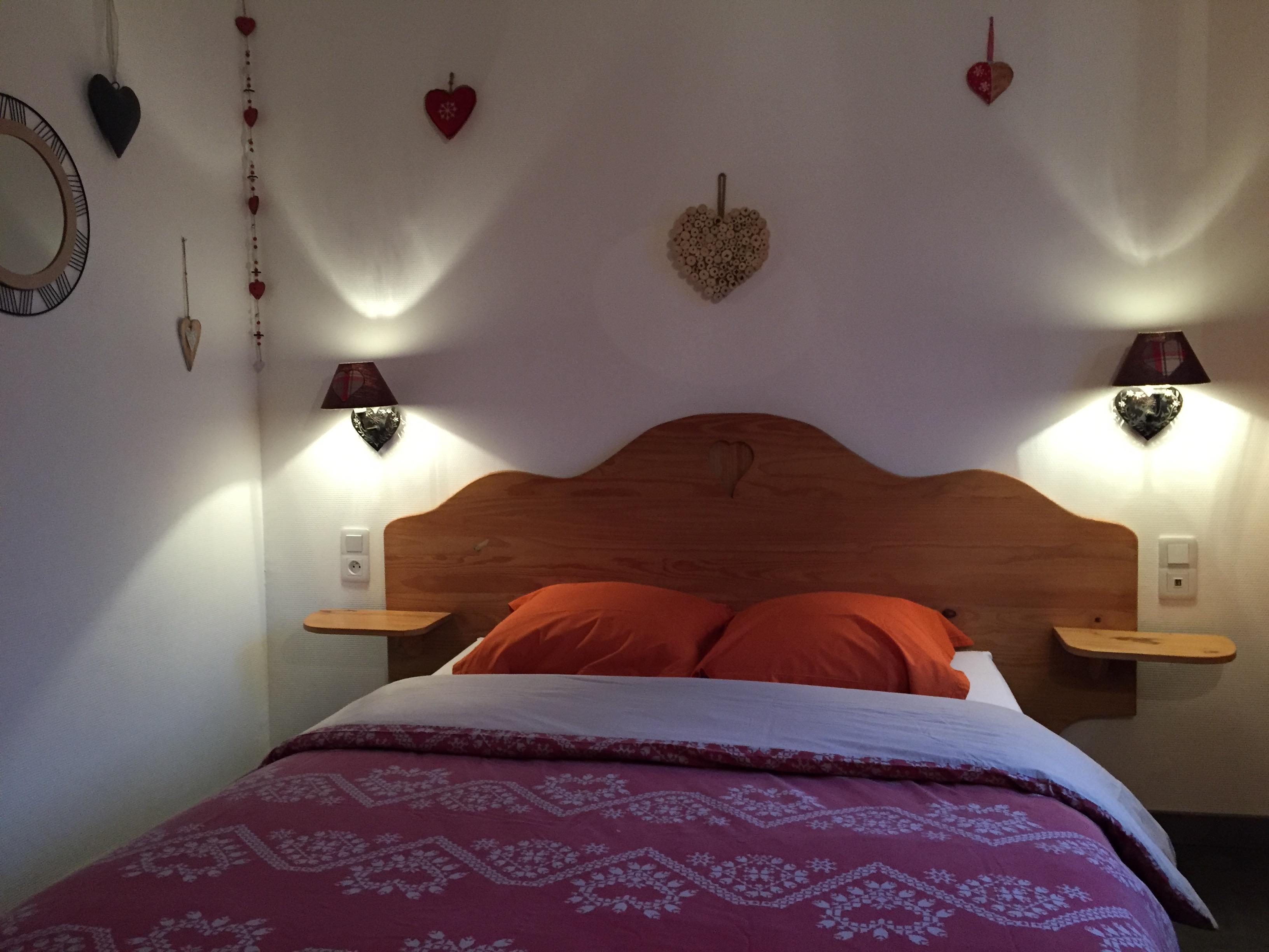 Bedroom - Chambre Coeur - Domaine du Bugnon