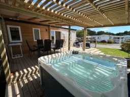 Accommodation - Cottage Collection - 3 Bedroom Rental With Covered Terrace And Private Spa - Camping Domaine du Mès