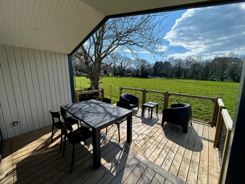 Collection Prestige - Mobil-Home Contemporain Avec Terrasse Xxl Pour 4 Personnes.