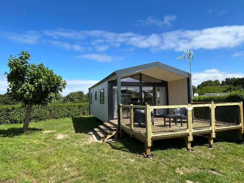 Collection Prestige - Mobil-Home Contemporain Avec Terrasse Xxl Pour 4 Personnes.