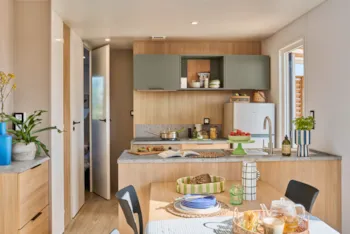 Mietunterkunft - Kollektion Serenite – Mobilheim Mit 3 Schlafzimmern, 2 Badezimmern Und Privatem Spa - Camping Domaine du Mès