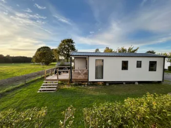 Mietunterkunft - Kollektion Prestige – Modernes Mobilheim Mit Xxl-Terrasse Für 4 Personen. - Camping Domaine du Mès