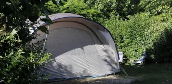 Stellplatz - Stellplatz + 1 Auto - Camping Le Clos Du Bourg