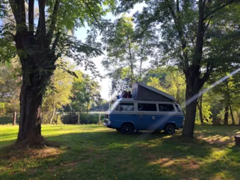Stellplatz - Wohnmobil Stop And Go. 18H00 - 10H00.Just For One Night Strom Inbegriffen - Camping de l'Aix