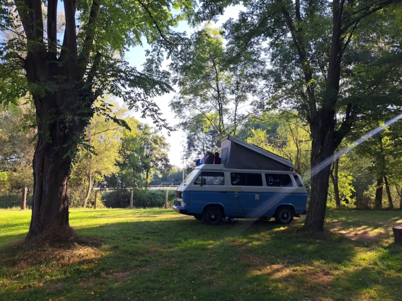 Camping-Car Stop And Go . 18H00 - 10H00.Une Nuit Seulement. Sans Accès Piscine. Electricité Comprise