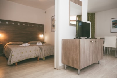 1-Bedroom Apartment with Twin Beds — 3