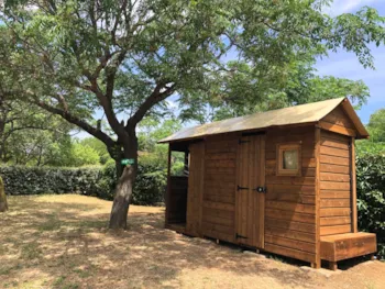 Stellplatz - Freecamp-Paket (1 Zelt, Wohnwagen Oder Wohnmobil / 1 Auto / 8A Strom Mit Küche Und Individuellen Toiletten) Komfort (Zelt, Wohnwagen, Wohnmobil / 1 Auto / Strom 8A) - Flower Camping Altea