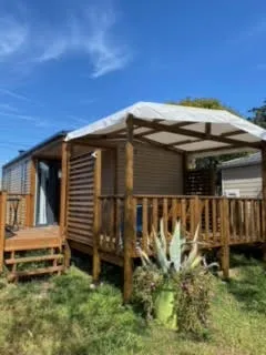 Mietunterkunft - Mobilheim Premium 30M² (2 Schlafz.) + Überdachte Terrasse + Klima + Tv + Lv + Wäsche - Flower Camping Altea