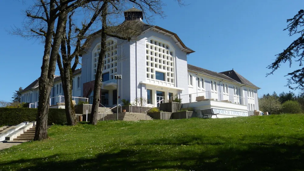 Appart'Hotel la Roche-Posay - Terres de France - image n°1 - MyCamping