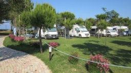 Pineto Beach Village e Camping - image n°2 - Roulottes