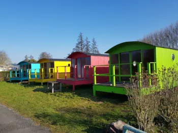 Mietunterkunft - Planwagen - Camping Du Lac Terre d'Auge, Pont-L'Evêque