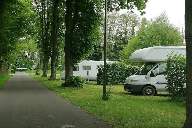 Emplacements Camping-Car / Van + Électricité