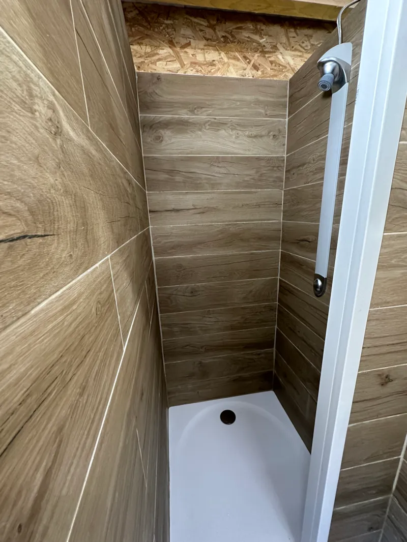 Campez En Toute Simplicité : Emplacement Sans Électricité