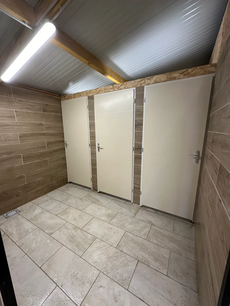 Campez En Toute Simplicité : Emplacement Sans Électricité