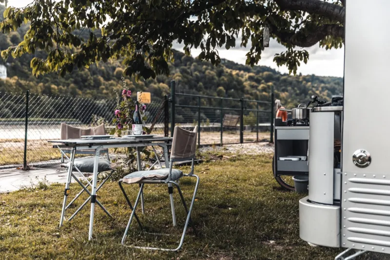 Emplacement Sans Électricité - Wifi Gratuit | Accès Facile | Parcelle Généreuse | - By Seine & Spa