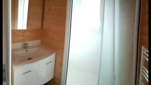 Location - Chalet 2 Chambres + Canapé-Lit - image n°3 - Camping du Lac de La Terrasse