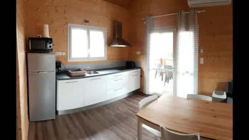 Location - Chalet 2 Chambres + Canapé-Lit - image n°2 - Camping du Lac de La Terrasse