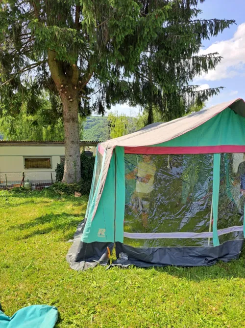 Location - Caravane Pliante Année 70 - image n°2 - Camping Bellevue