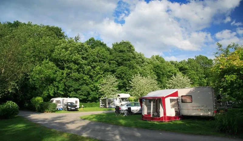 Emplacement + 1 Voiture